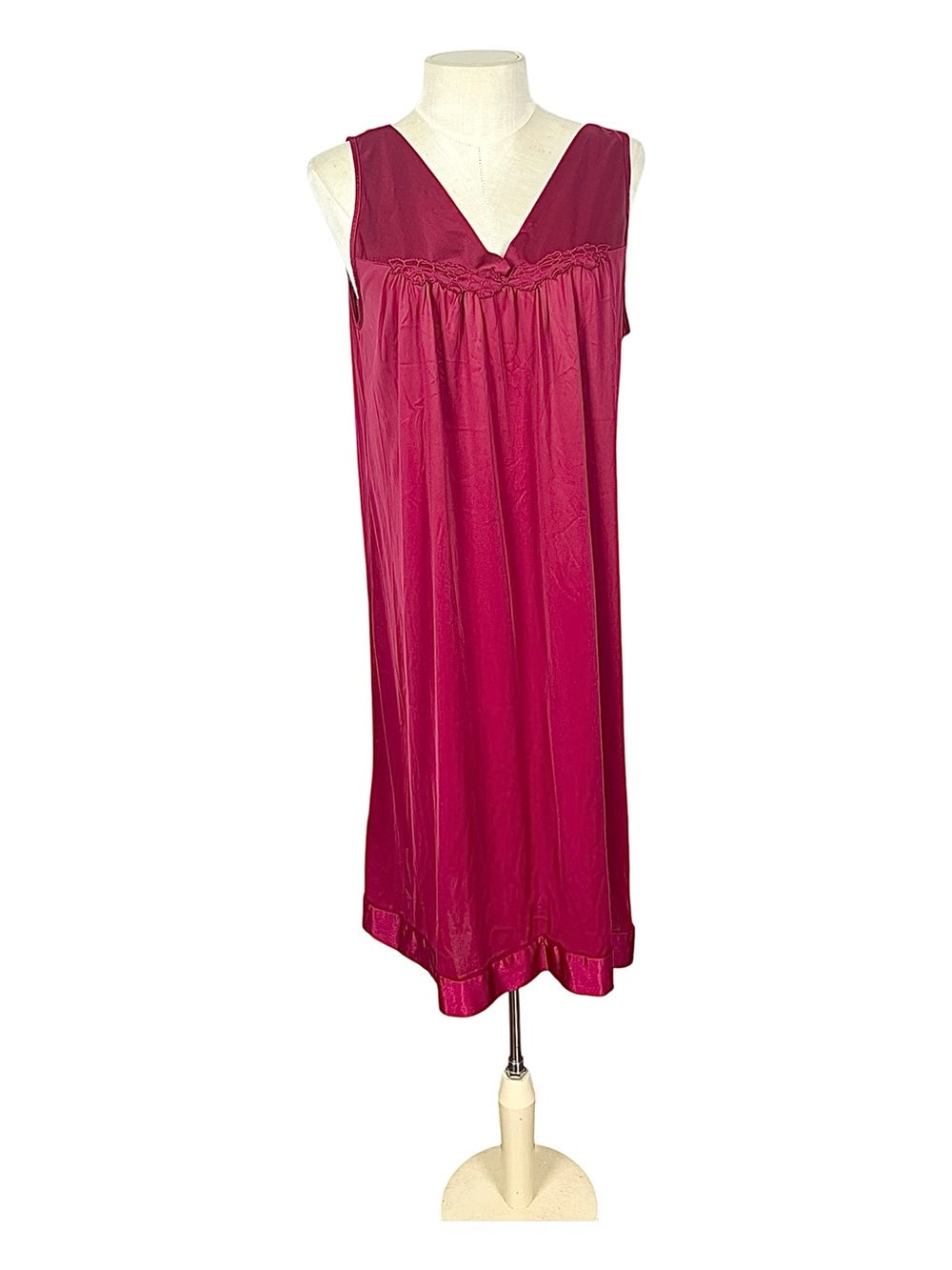 Vintage Vanity Fair nylon nightgown‎ size M dark red sleeveless